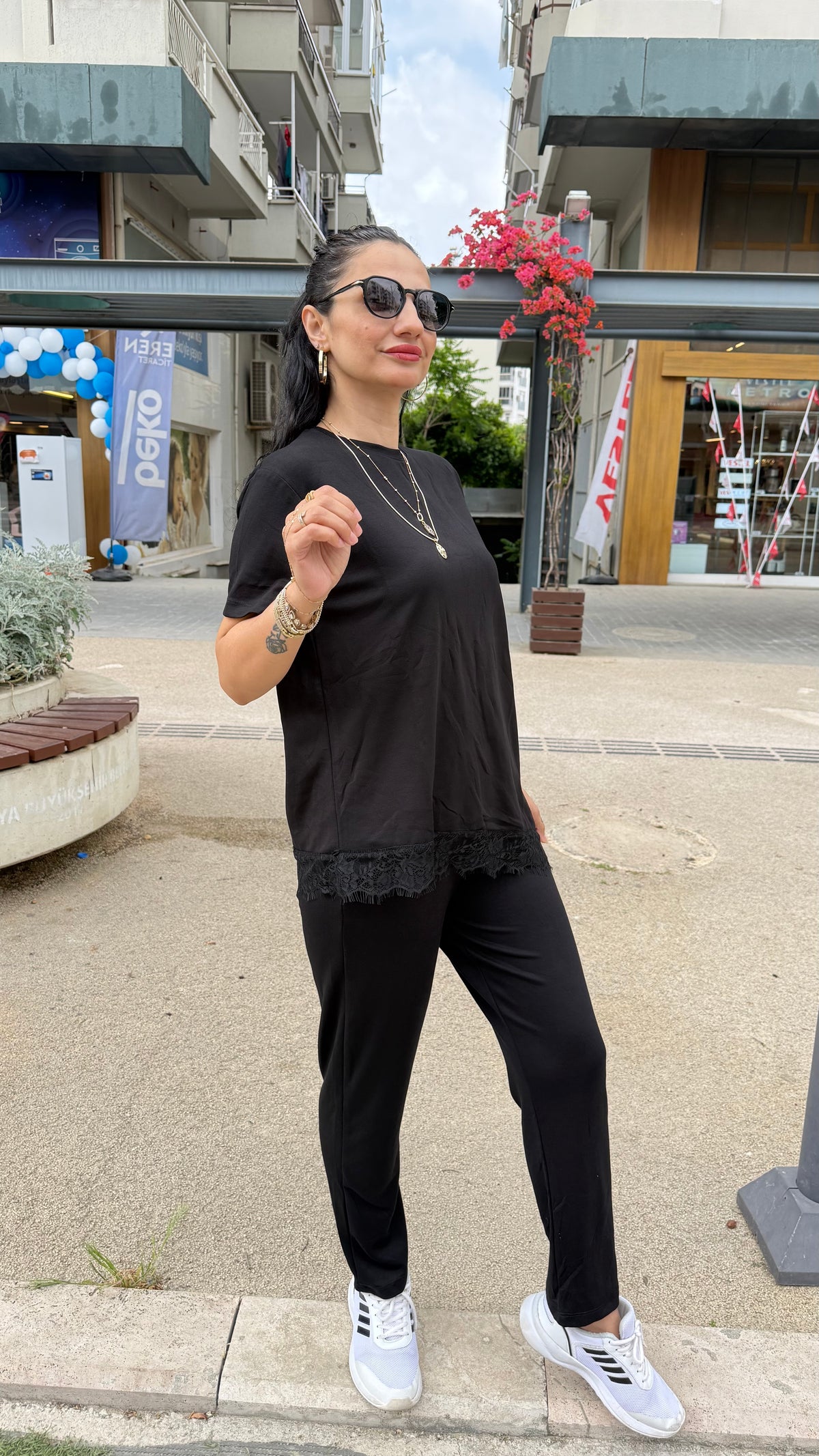Dantelli iki takım siyah