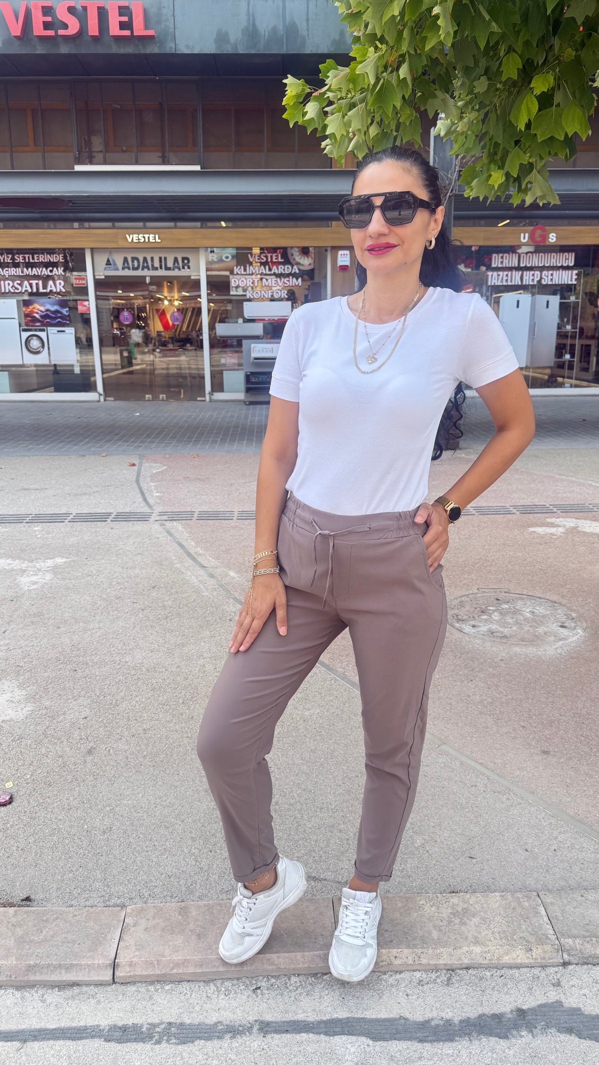 Full likralı paçası kıvrık pantolon vizon