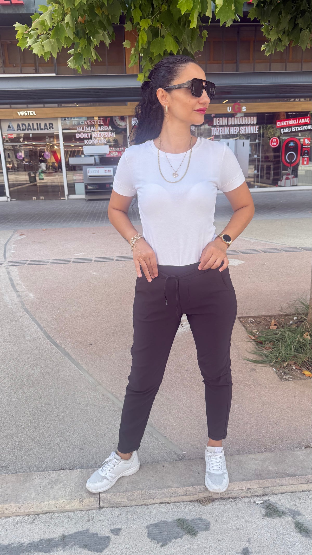 Full likralı paçası kıvrık model pantolon kahverengi