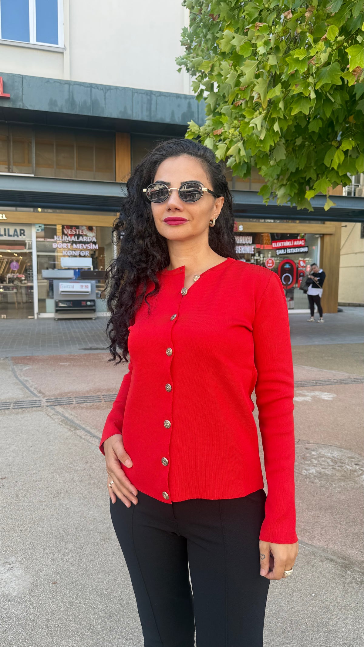 Kırmızı çelik triko