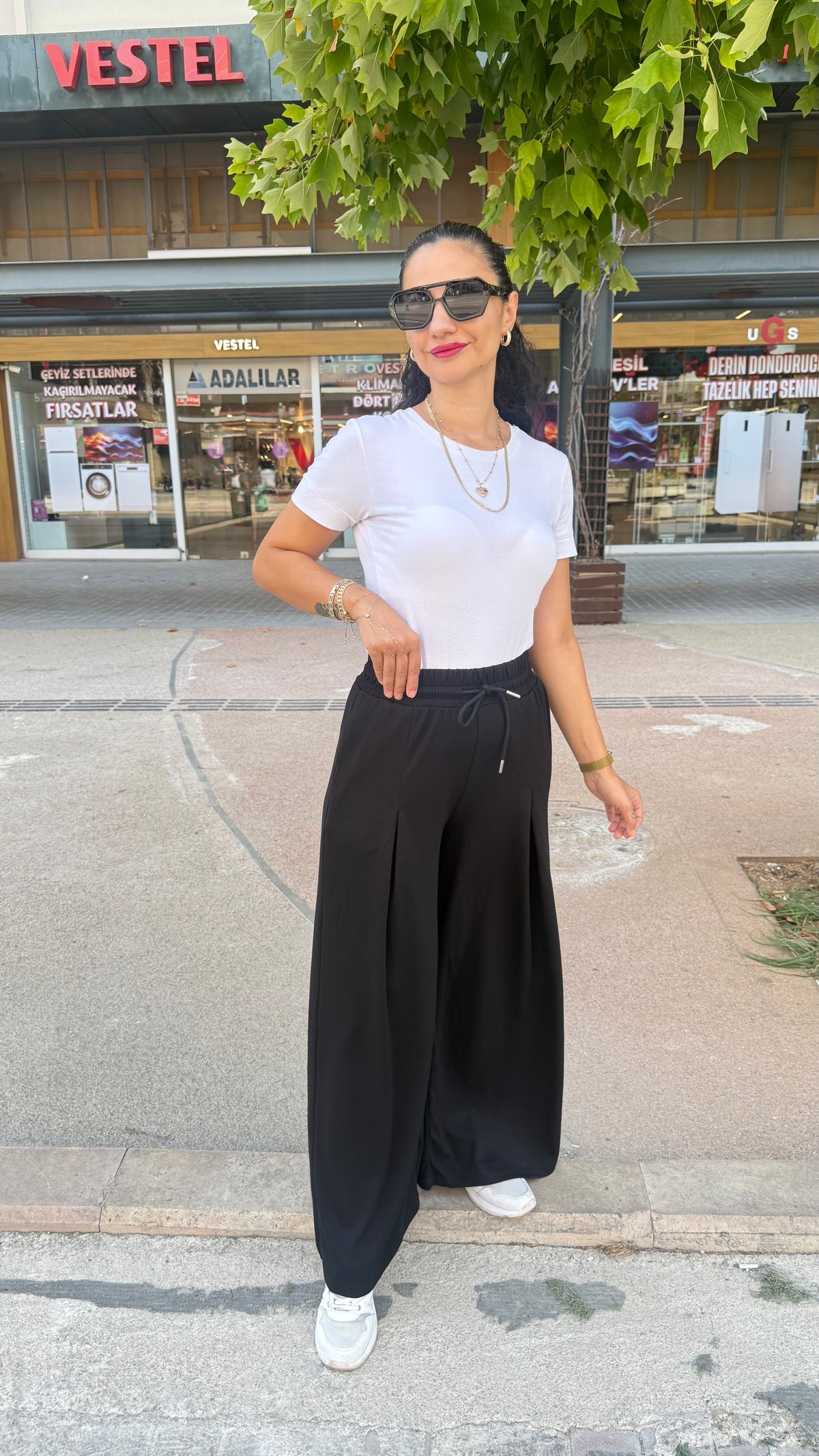 Beli lastikli pensli pantolon siyah