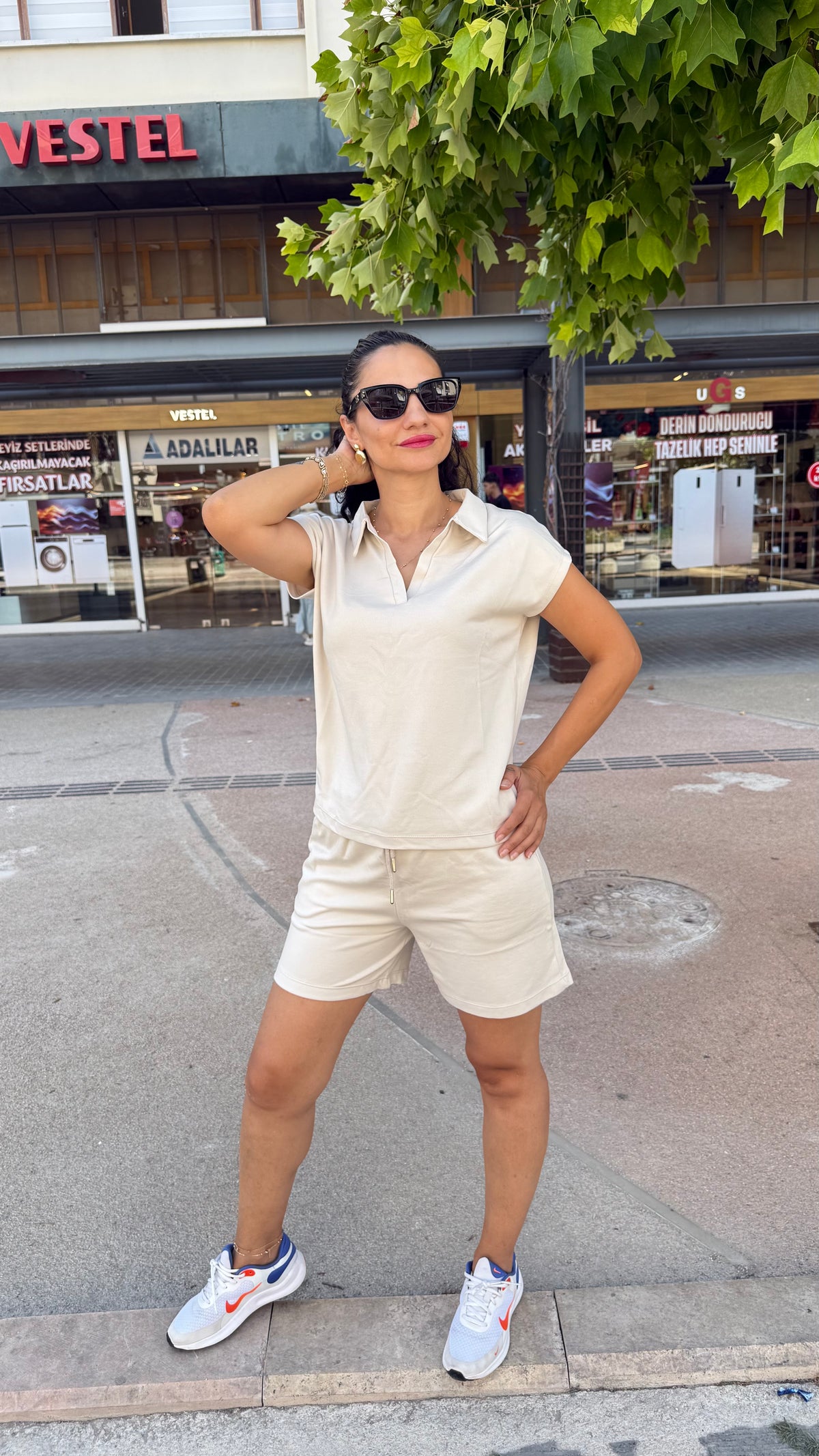 Şortlu bej takım