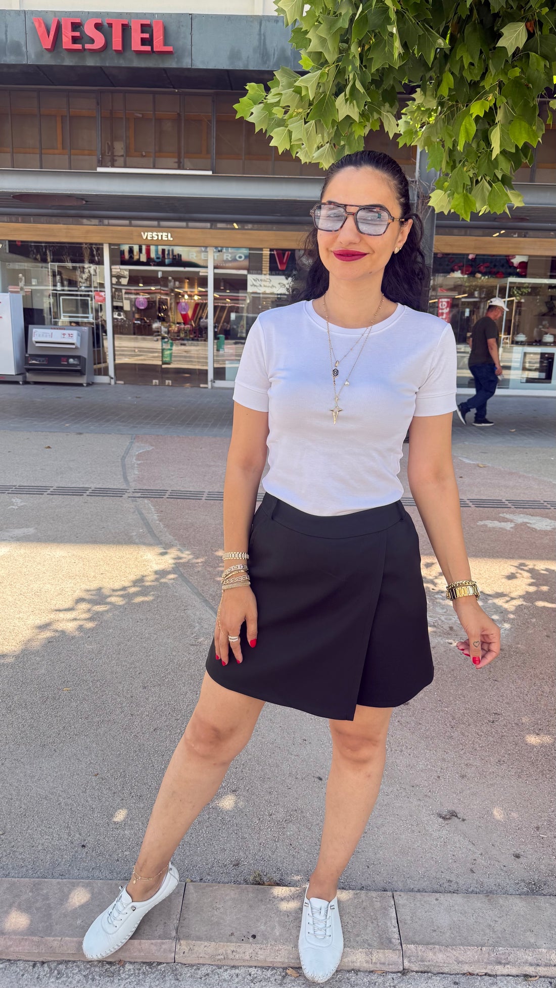 Siyah şort etek