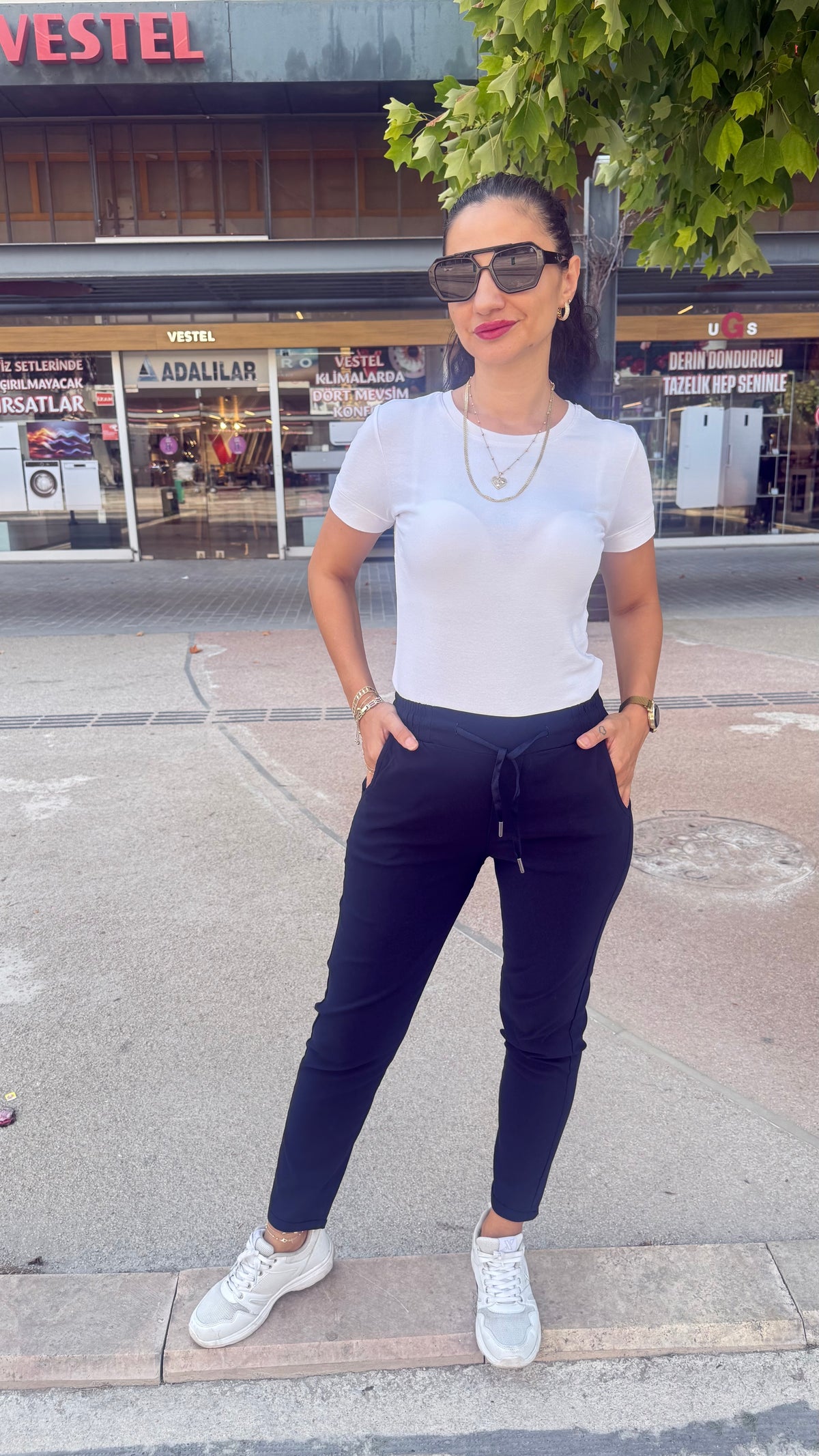 Full likralı paçası kıvrık model pantolon lacivert