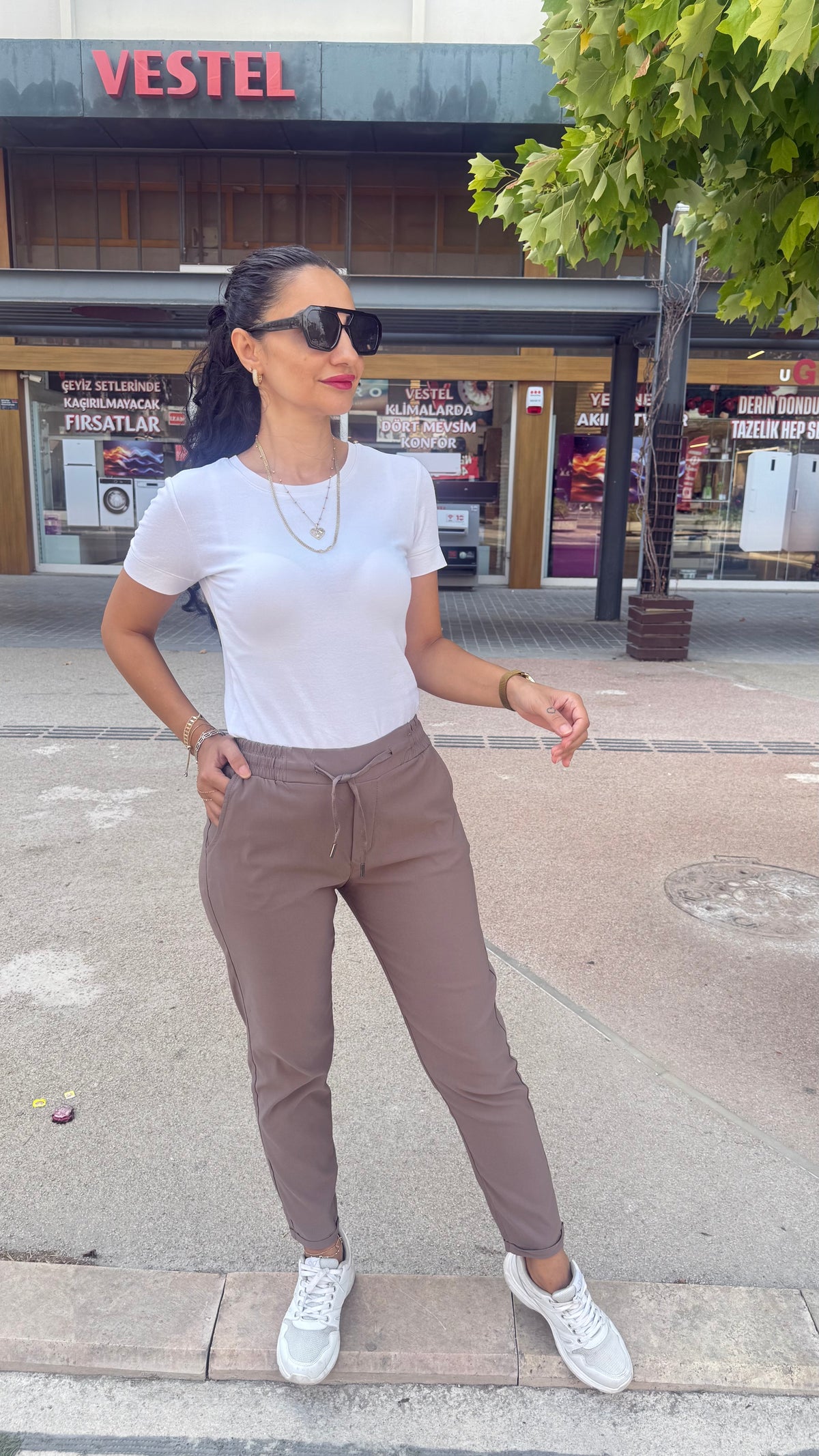 Full likralı paçası kıvrık pantolon vizon