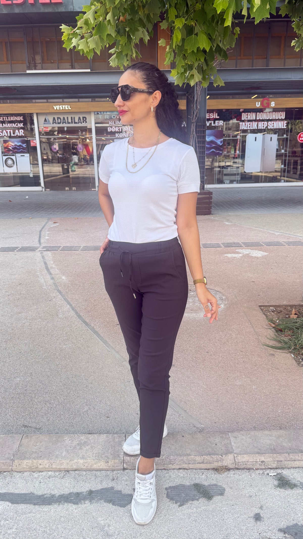 Full likralı paçası kıvrık model pantolon kahverengi