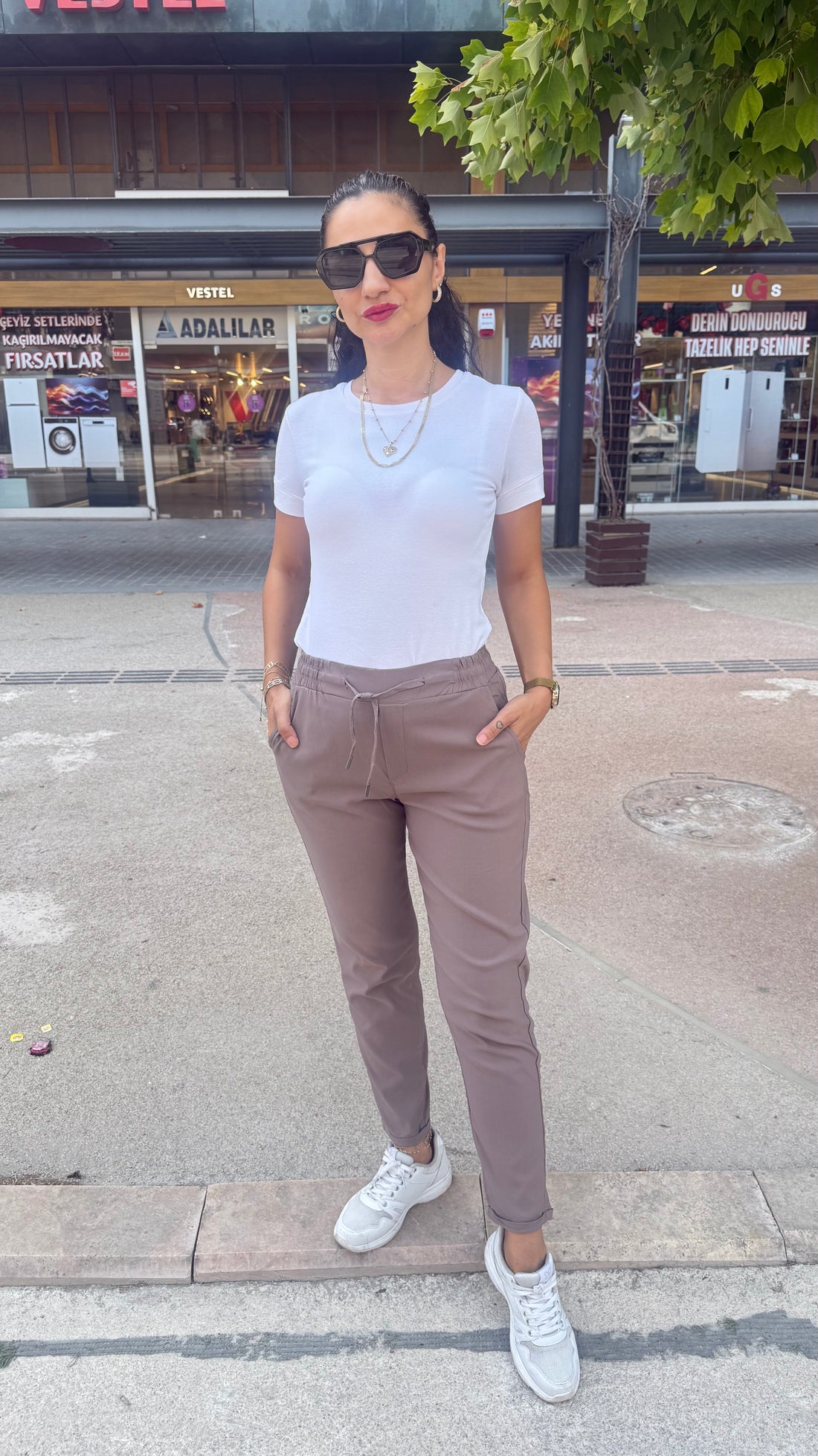 Full likralı paçası kıvrık pantolon vizon