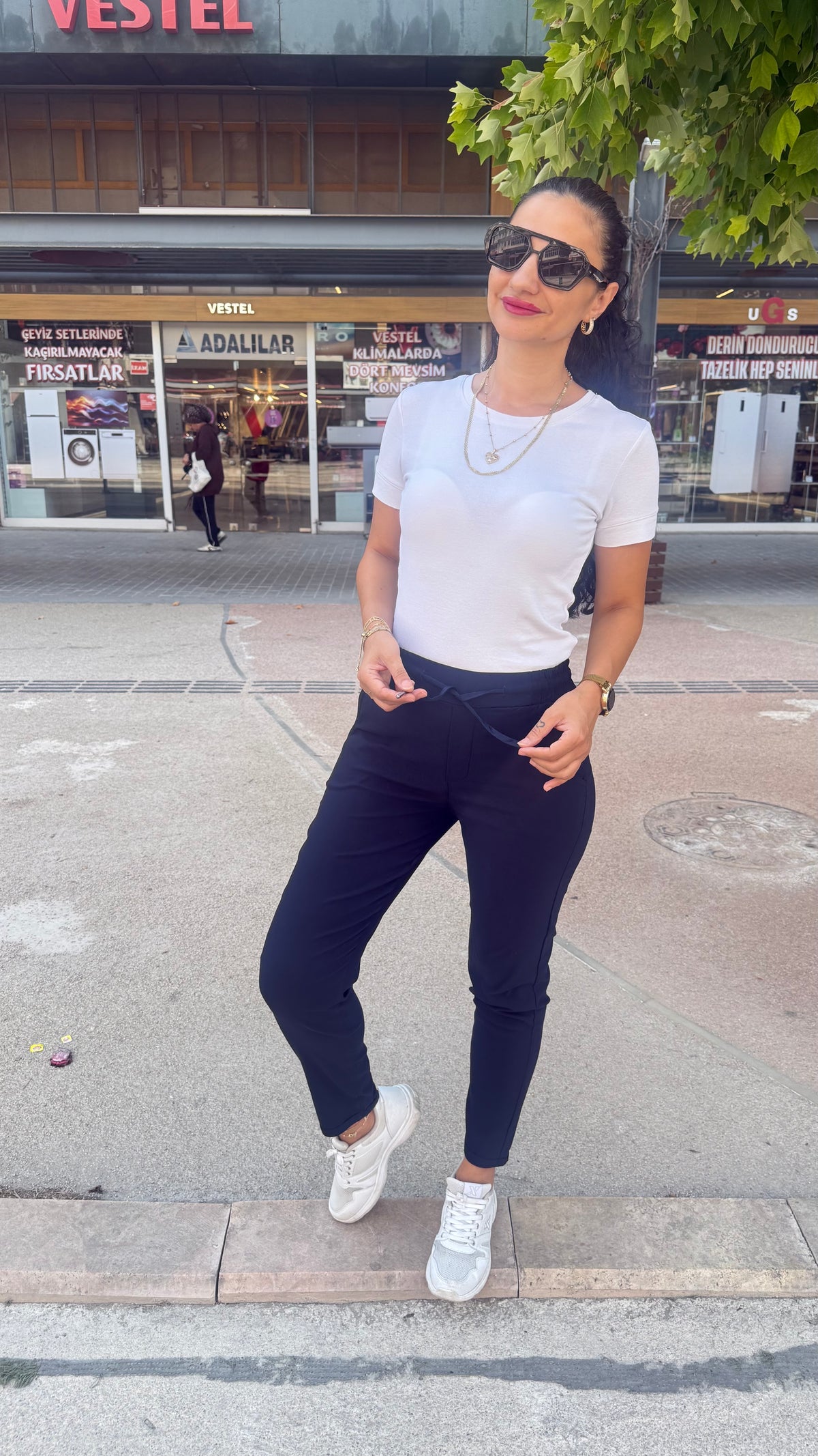 Full likralı paçası kıvrık model pantolon lacivert