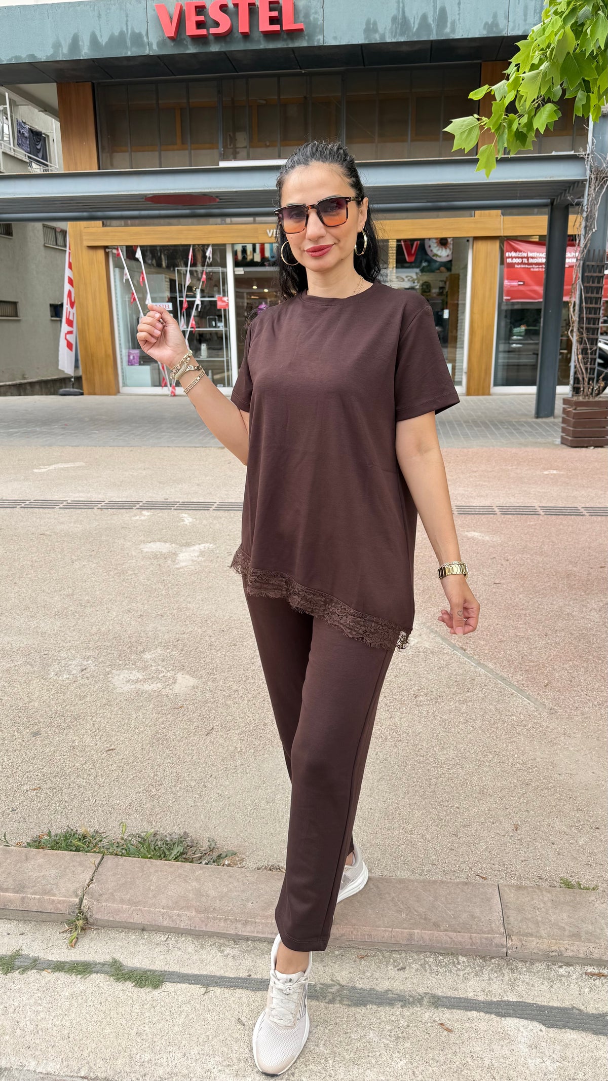Ucu dantelli takım